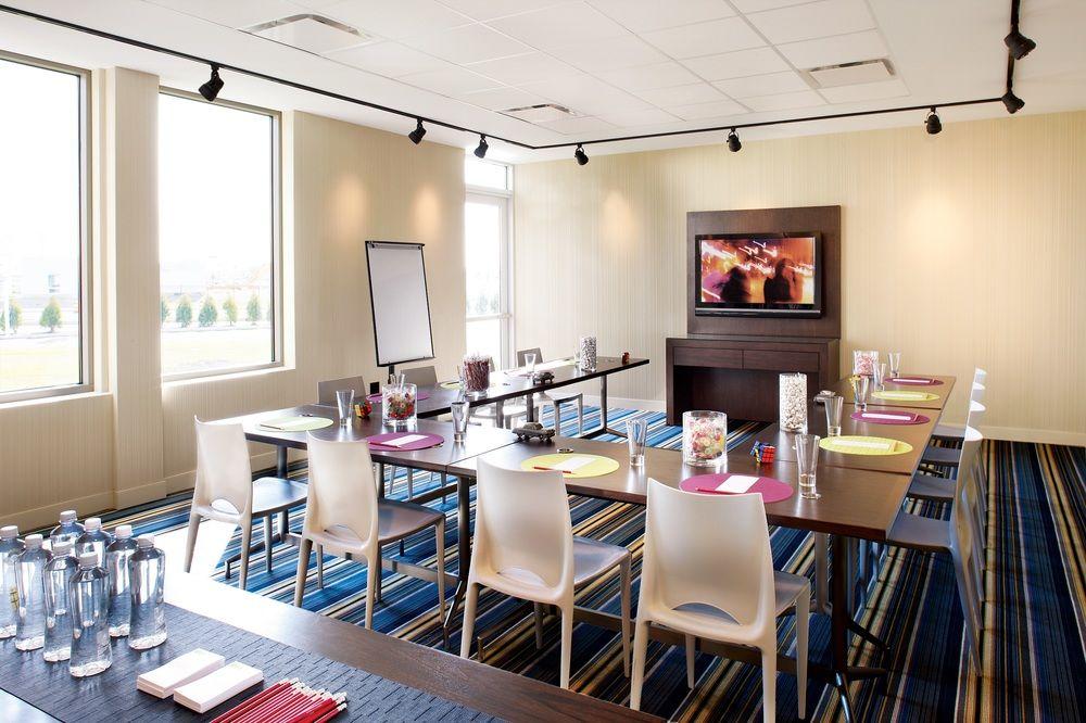 Отель Aloft Atlanta Downtown Экстерьер фото