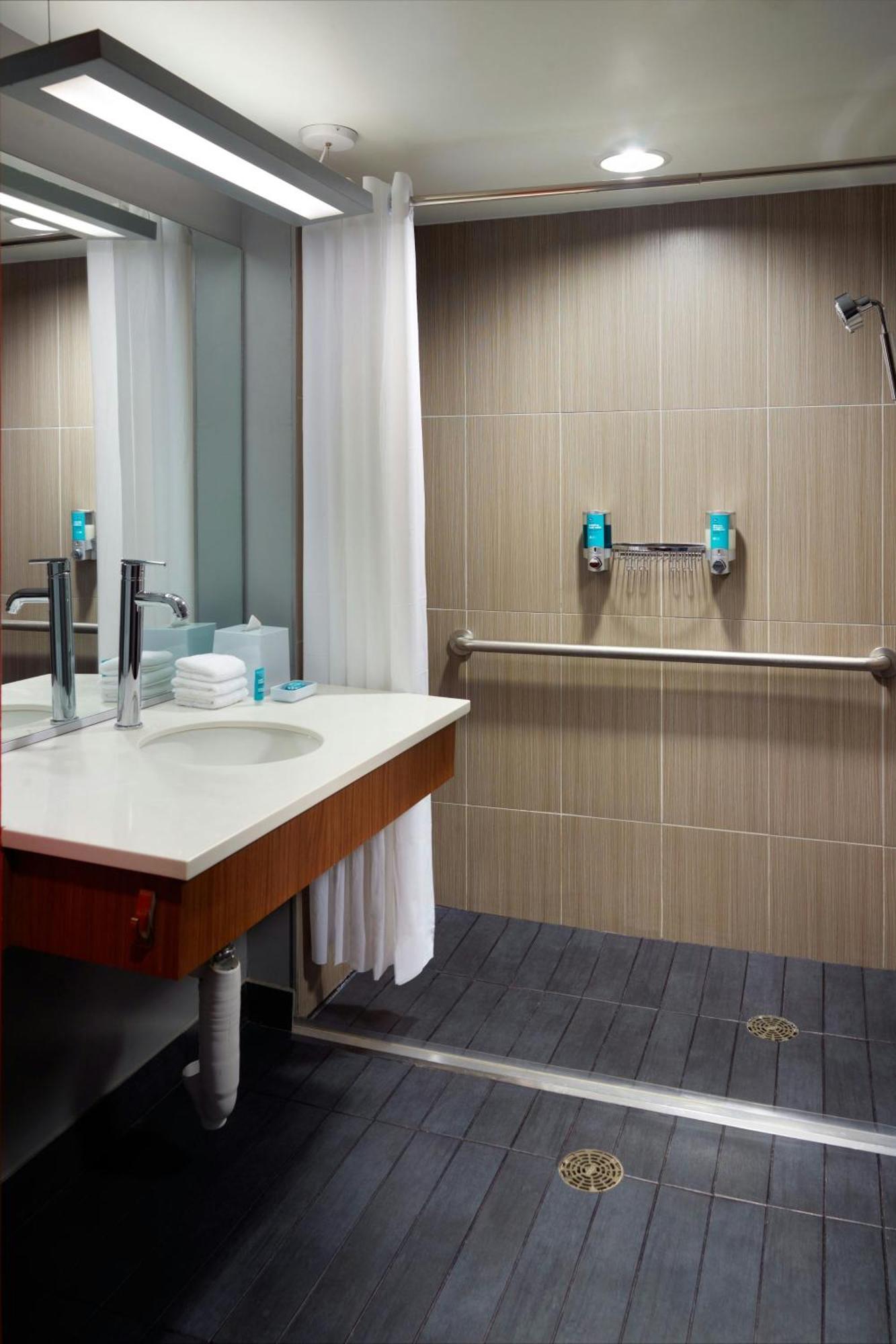 Отель Aloft Atlanta Downtown Экстерьер фото
