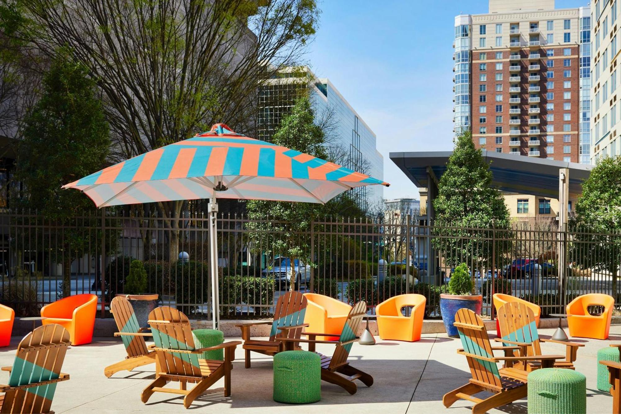 Отель Aloft Atlanta Downtown Экстерьер фото