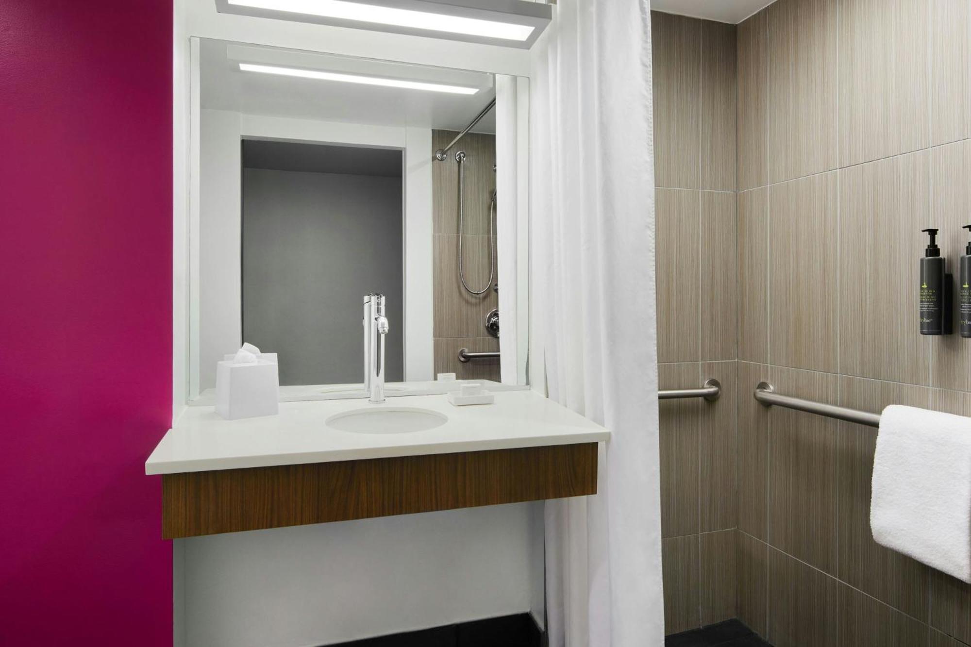 Отель Aloft Atlanta Downtown Экстерьер фото